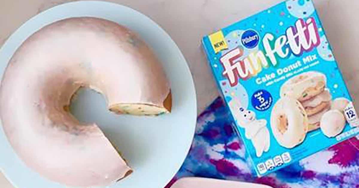 Pillsbury está regalando donas gigantes Funfetti