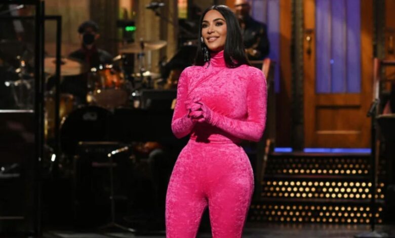 Por qué los fanáticos se burlan de Kim Kardashian por pensar que es abogada