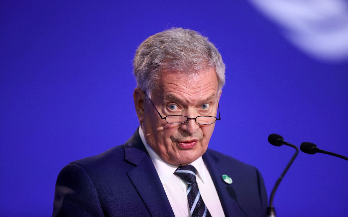 Presidente de Finlandia urge a Putin a pactar alto al fuego en Ucrania