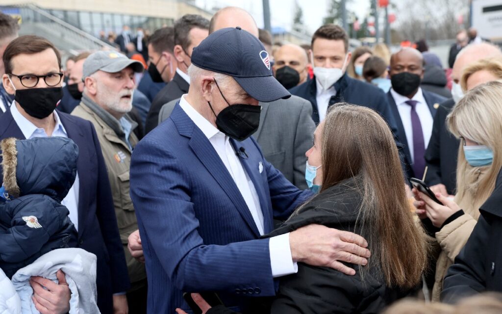 Putin es 'un carnicero', asegura Biden tras reunirse con refugiados ucranianos