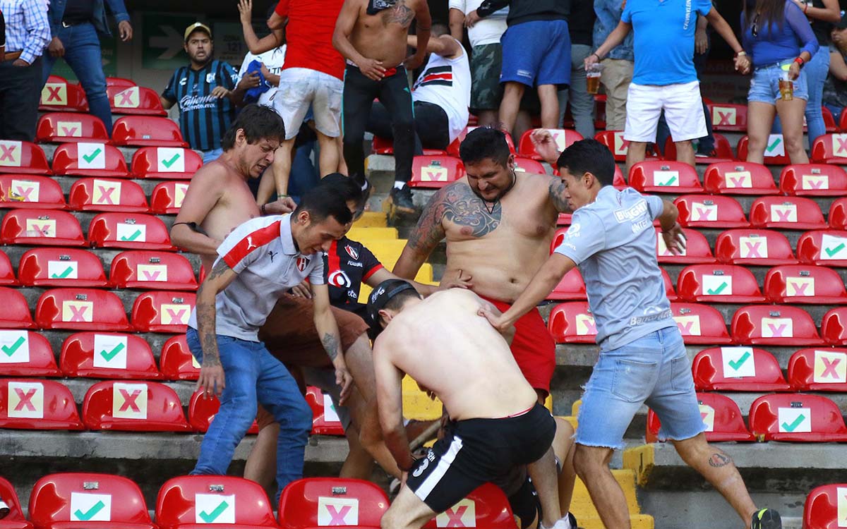 Querétaro: Kuri confirma dos heridos graves por trifulca en Estadio Corregidora; ‘todo el peso de la ley’ a responsables