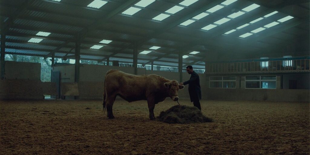 Revisión de It Is In Us All: Antonia Campbell-Hughes ofrece un debut sombrío y enfocado [SXSW]