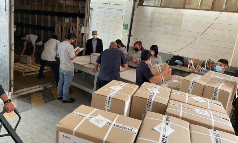 Revocación de mandato: INE comienza a distribuir boletas de consulta
