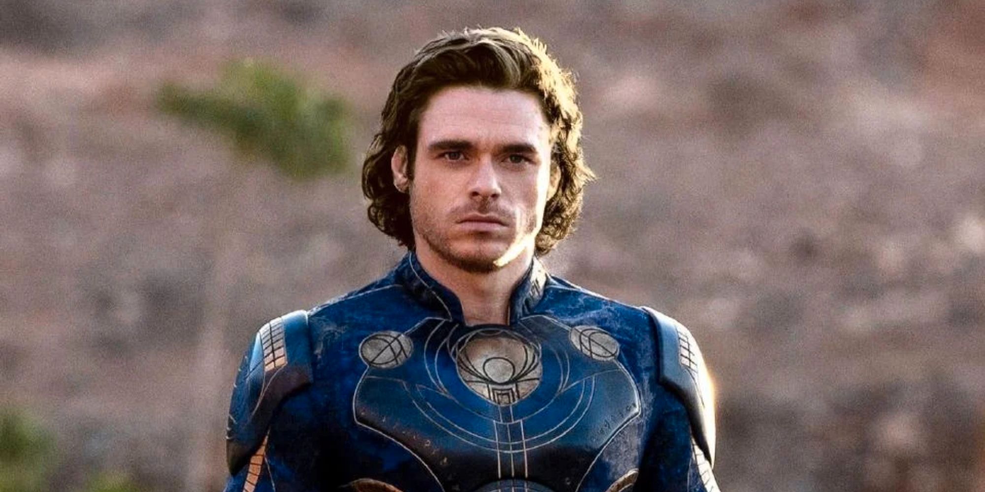 Richard Madden obtiene un peinado Ikaris con precisión de cómic en Eternals Editar
