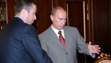 Roman Abramovich viaja a Moscú mientras se embargan bienes rusos en España | Video