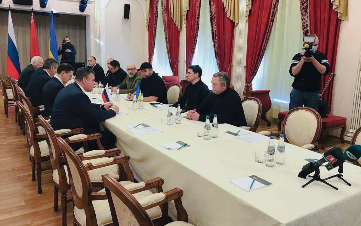 Rusia y Ucrania se sientan nuevamente a negociar en Bielorrusia