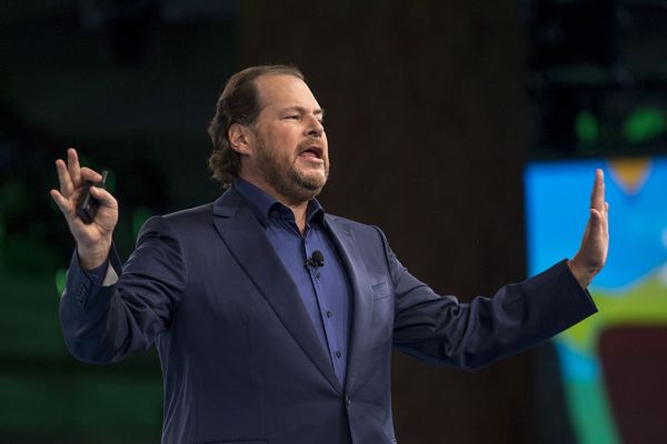 Salesforce supera su objetivo de tasa de ejecución anual de $ 10B
