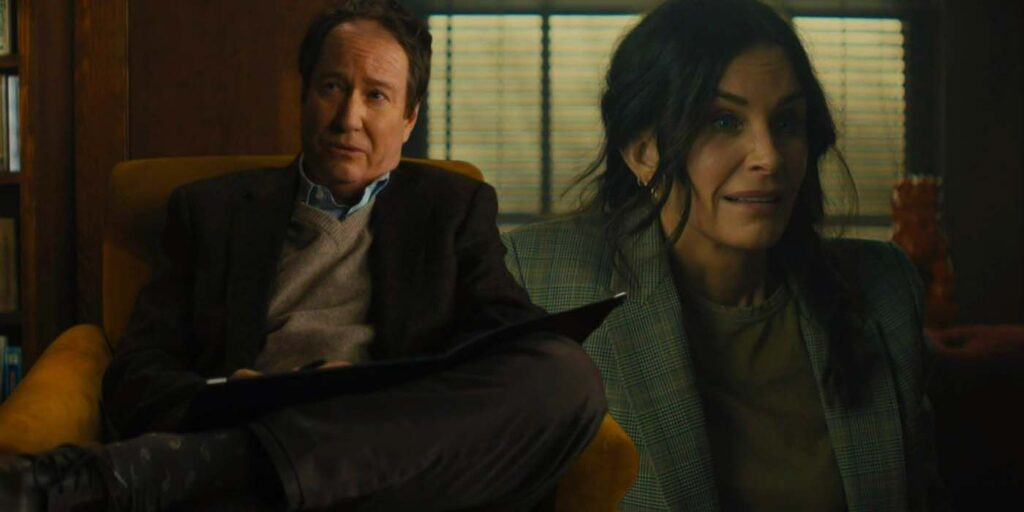 Shining Vale: Por qué el terapeuta de Phelps solo medica a Pat