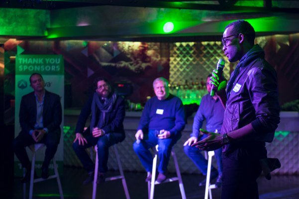 Sintoniza ahora para ver 5 nuevas empresas competir en Pitchers & Pitches