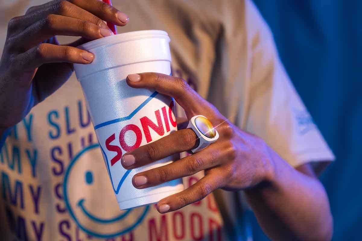 Sonic lanza el anillo Slush “Mood” de edición limitada