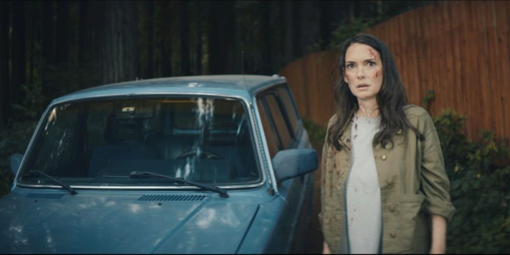 The Cow Review: Winona Ryder Mystery Thriller intriga, pero tropieza [SXSW]