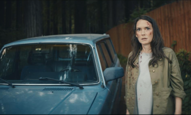 The Cow Review: Winona Ryder Mystery Thriller intriga, pero tropieza [SXSW]