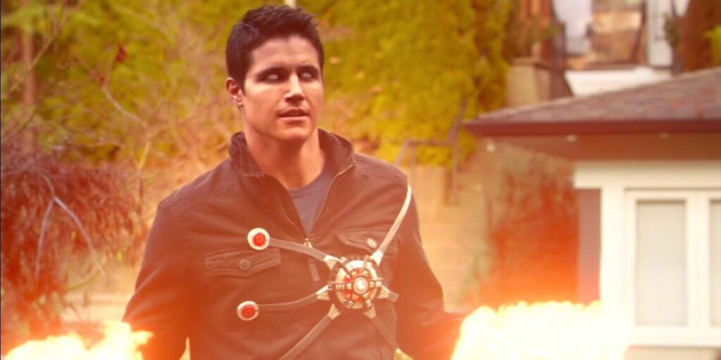 The Flash Season 8 Firestorm Return presentado por Robbie Amell