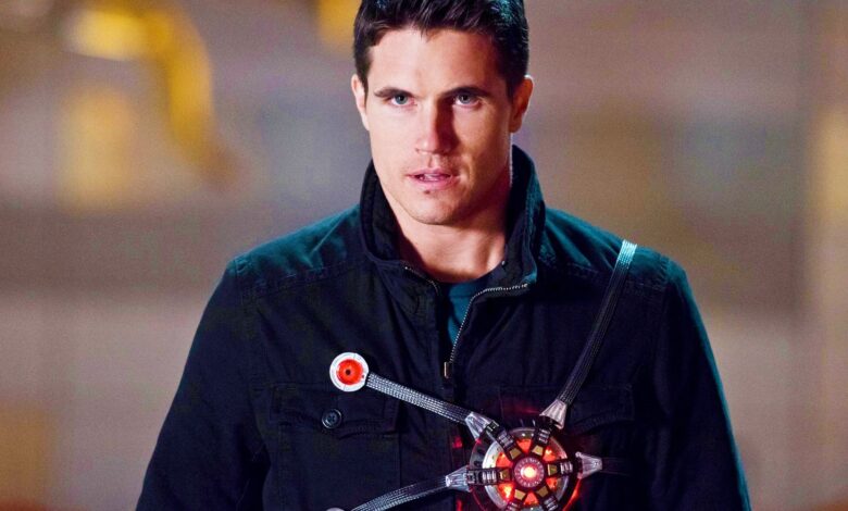The Flash Showrunner se burla de cómo el regreso de Robbie Amell afecta la historia de Caitlin
