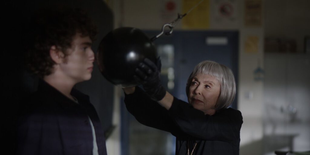 The Prank Review: Rita Moreno toma un giro villano en una comedia sin gracia [SXSW]