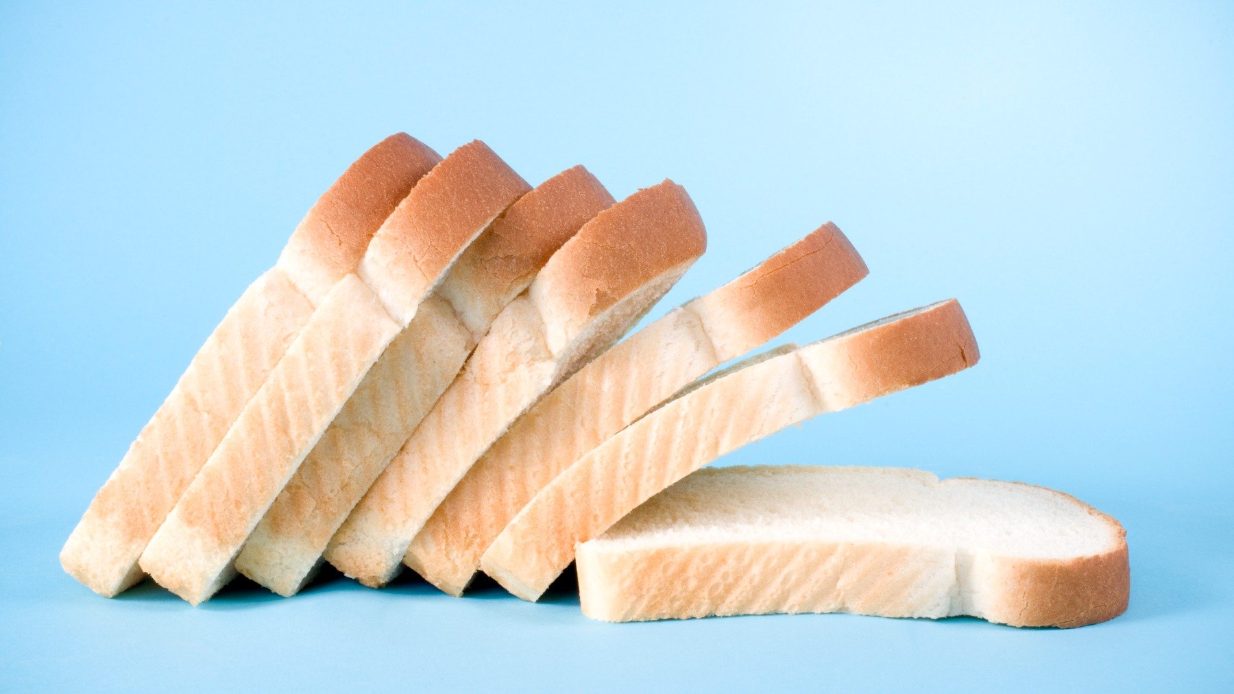 Tira el pan de molde en cuanto notes este detalle: es muy peligroso