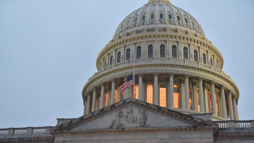 Trump participó en una “conspiración criminal”, afirma el comité del 6 de enero