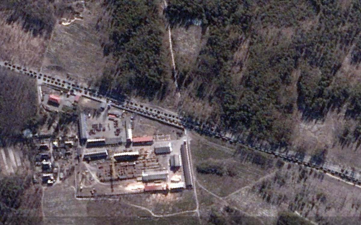 Un convoy de más de 40 kilómetros se dirige a la capital de Ucrania según imágenes satelitales estadounidenses