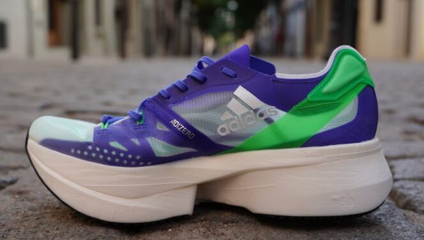 Unas zapatillas de Adidas, terminantemente prohibidas en competiciones por esta razón