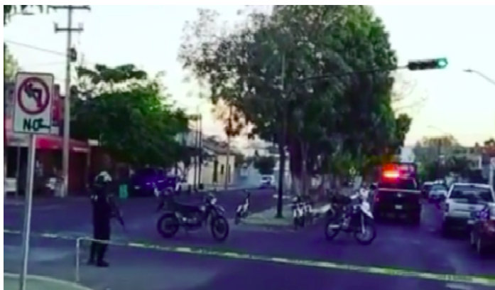 VIDEO: Balacera entre policías y delincuentes, hay varios muertos, en Colima