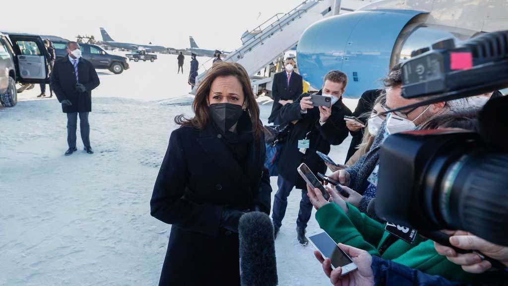 Viaje de Kamala Harris a Polonia da giro inesperado