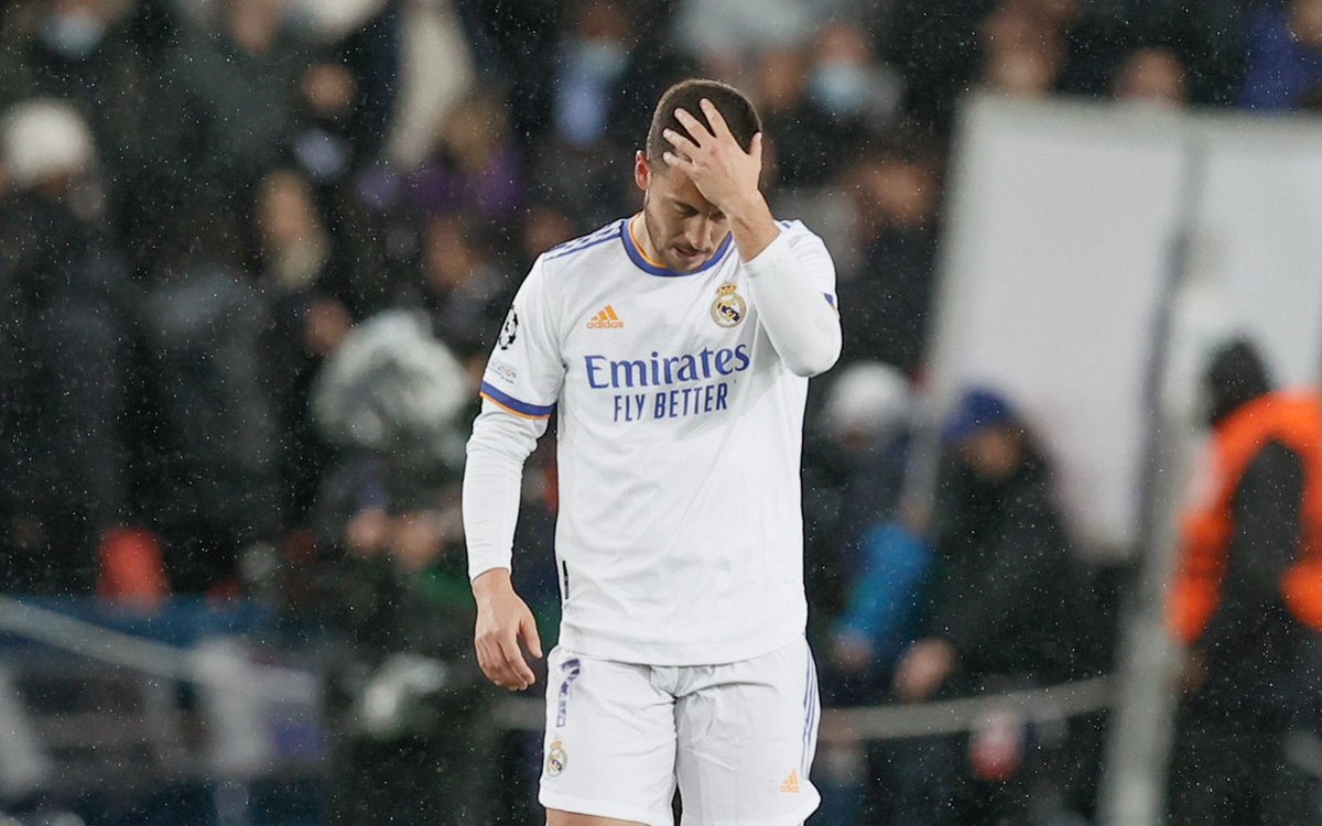 Vuelve Eden Hazard al quirófano para removerle placa del peroné derecho | Tuit