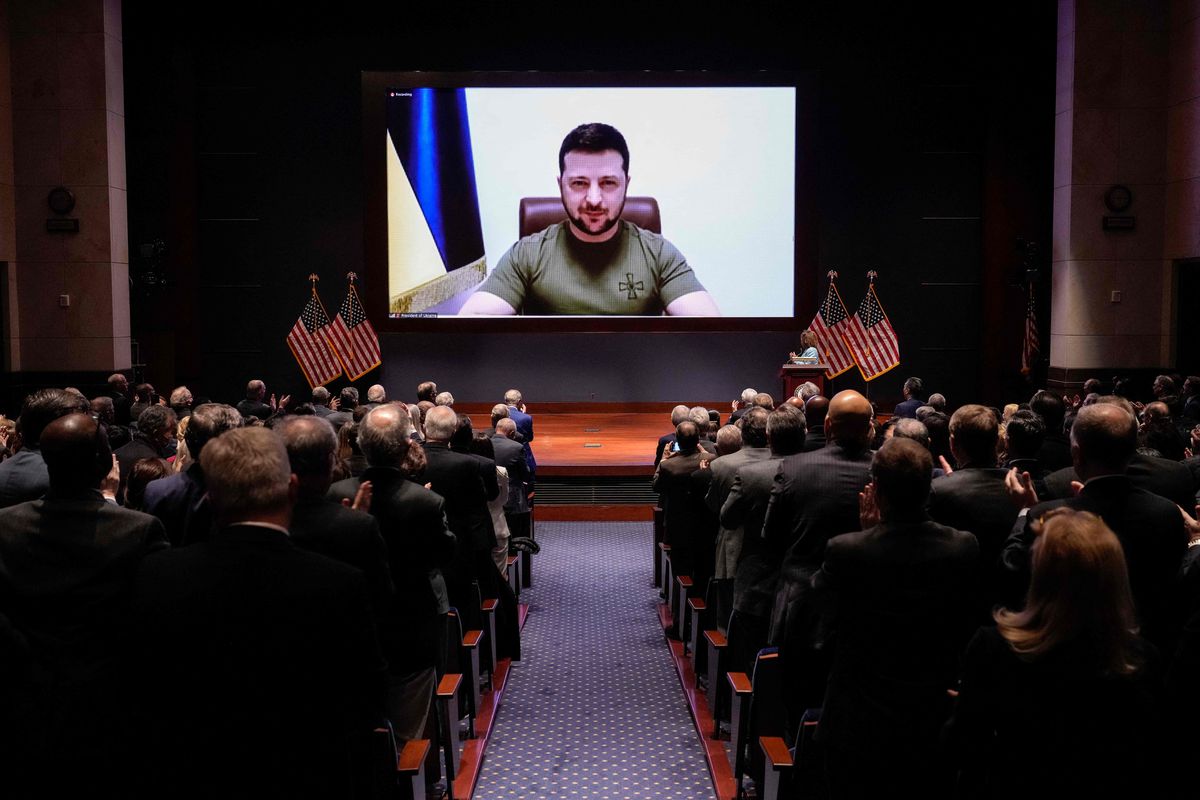 Zelenski invoca el 11-S y Pearl Harbor para pedir más ayuda militar a Estados Unidos