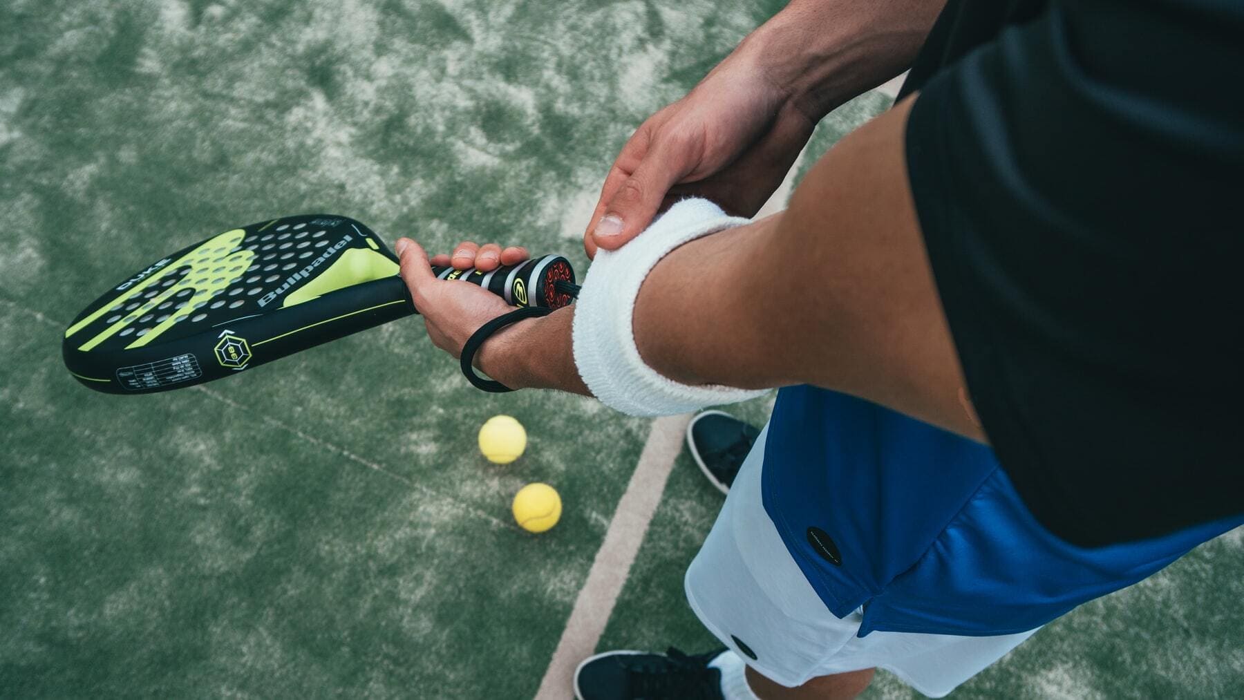 ¿Cómo se denomina a un jugador de pádel?