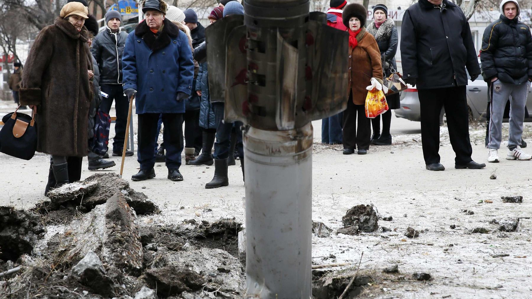 ¿Por qué algunos misiles no explotan y quedan atascados en el suelo?