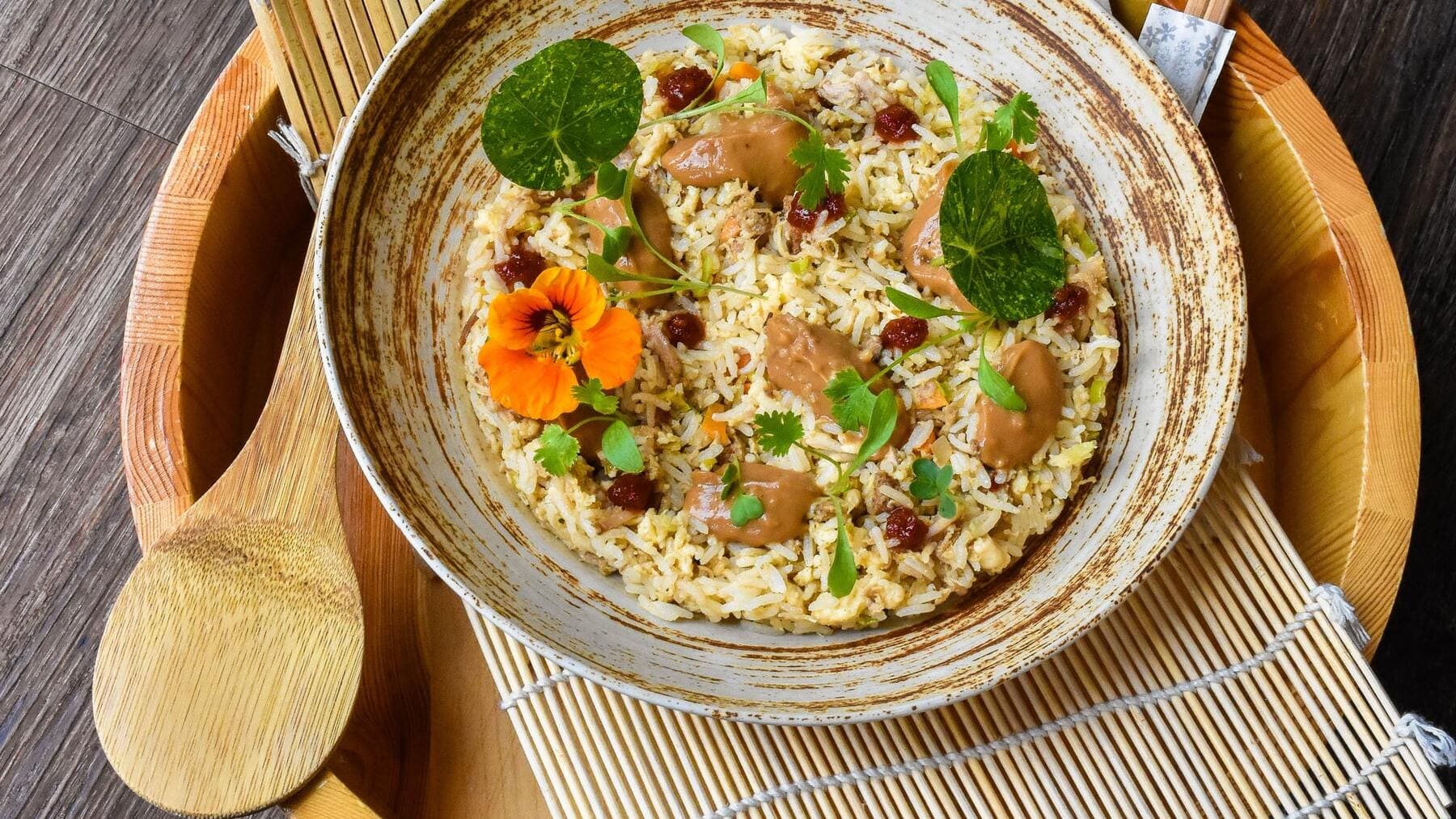 ¿Qué son los puntos negros que aparecen en el arroz?