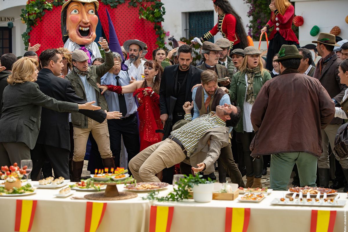 ‘El mundo es vuestro’: gruesa tentativa de ‘La escopeta nacional’ de nuestro tiempo