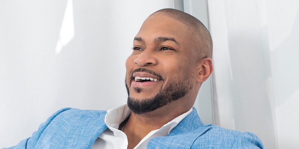 ¿Qué saber sobre es pastel? Juez invitado Finesse Mitchell