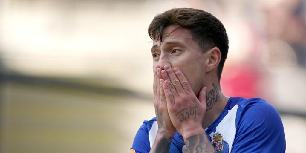 1-0: El Porto rompe su racha histórica y aplaza el alirón