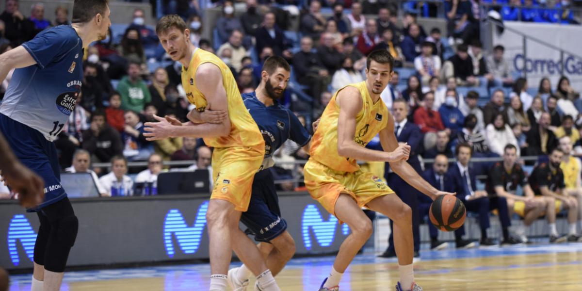106-97: Obradoiro da un paso de gigante hacia la permanencia