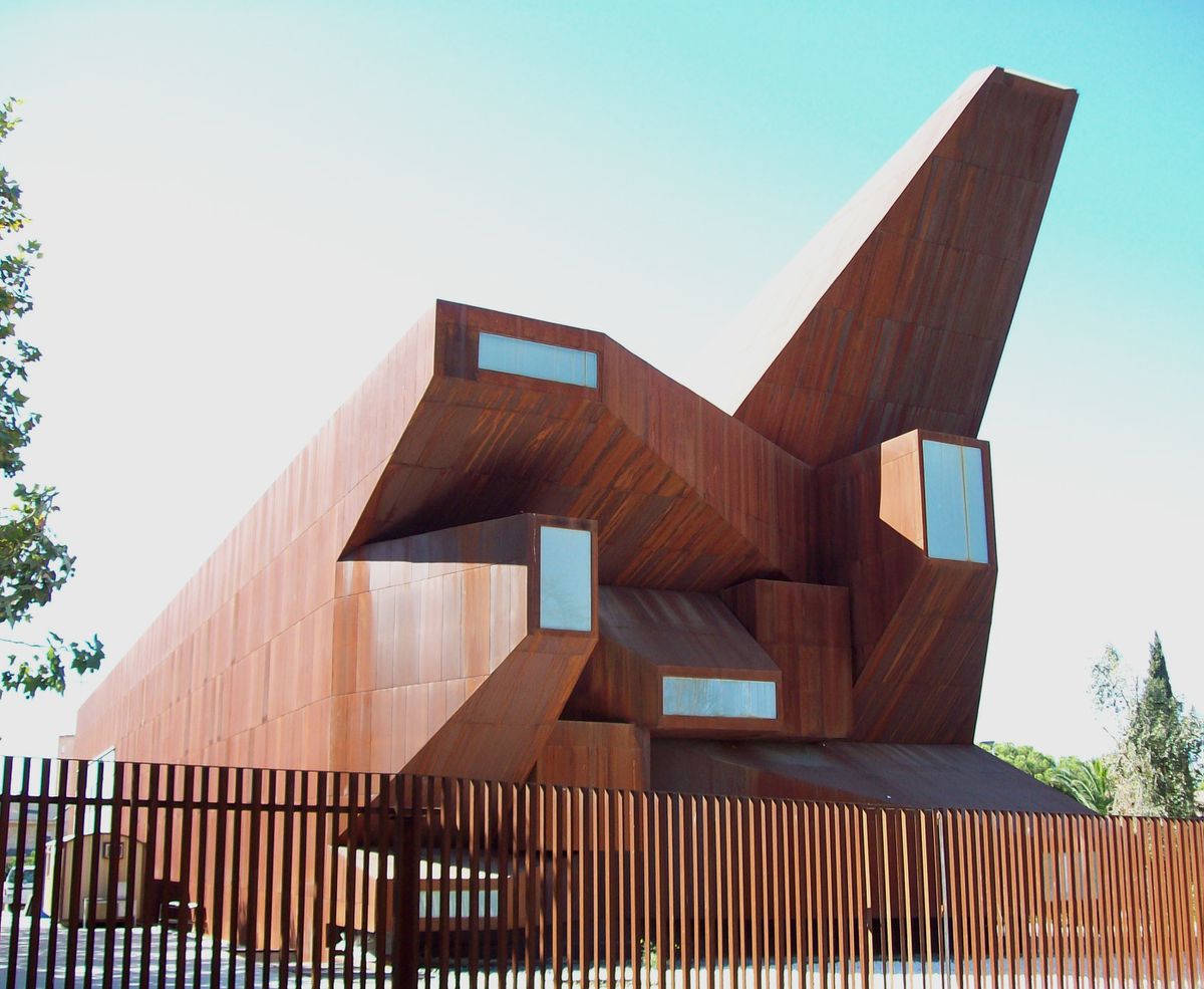 El país de las iglesias “espeluznantes”: por qué los templos modernos tienen tan mala fama en España