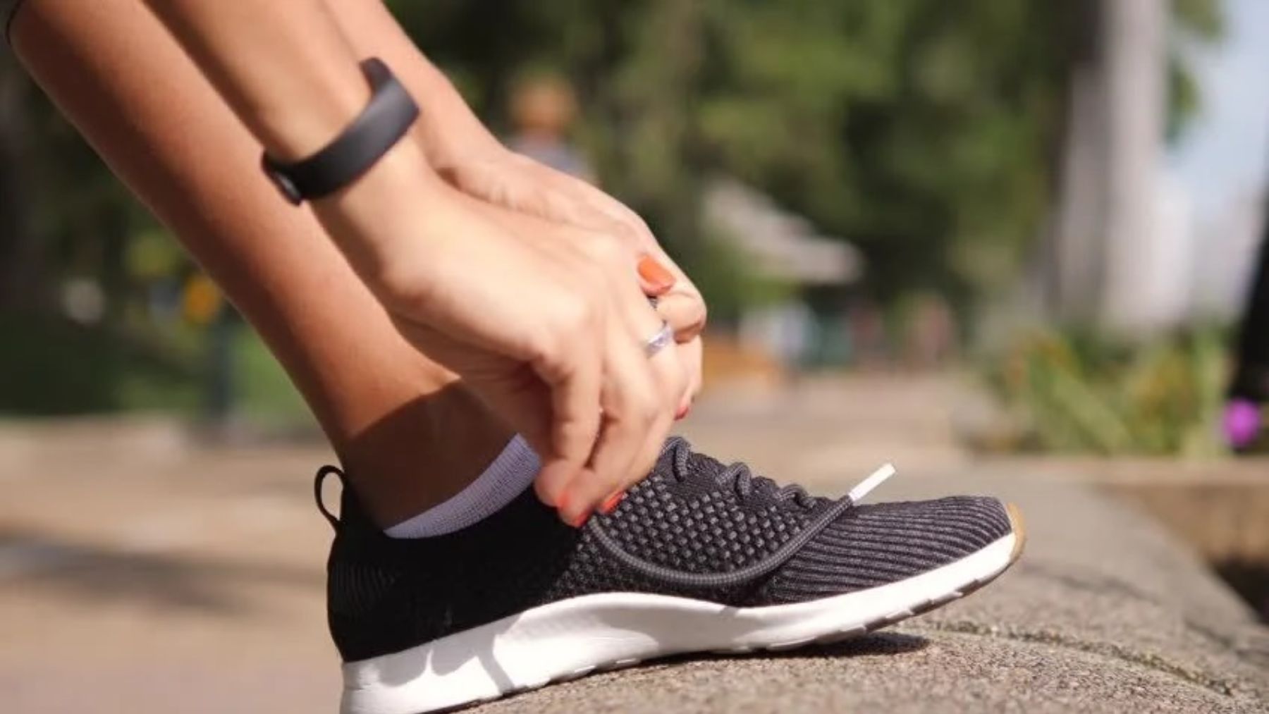 El truco para atar los cordones de las zapatillas y correr mejor