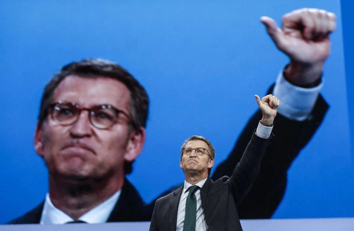 Feijóo al frente  del Partido Popular