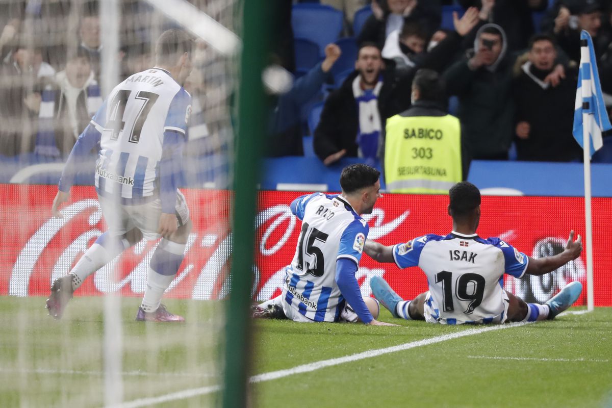 Otro tratado de eficacia de la Real: gana de penalti en el descuento