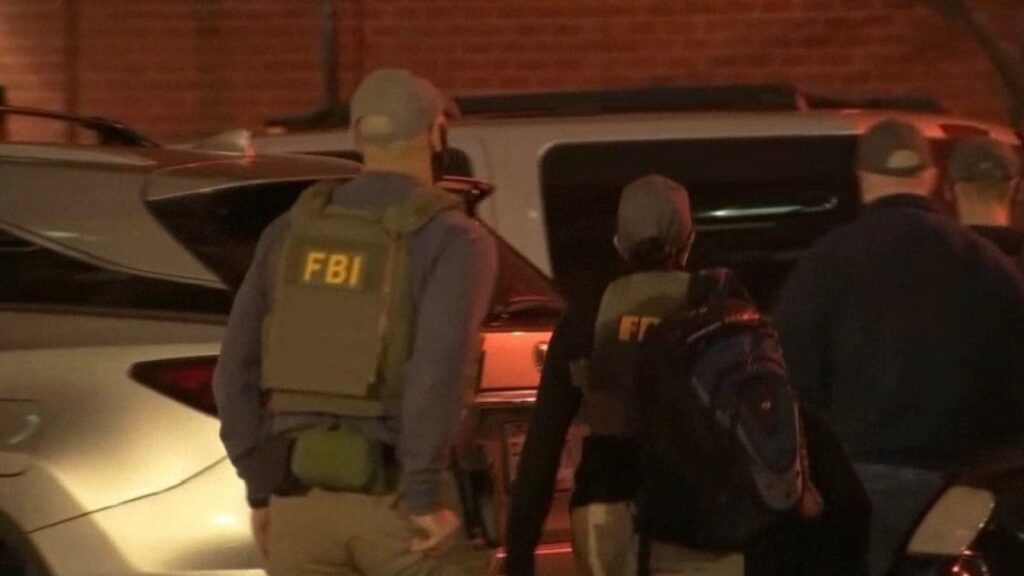 Hombre que pretendió ser agente de DHS afirmó tener vínculos con agencia de inteligencia de Pakistán