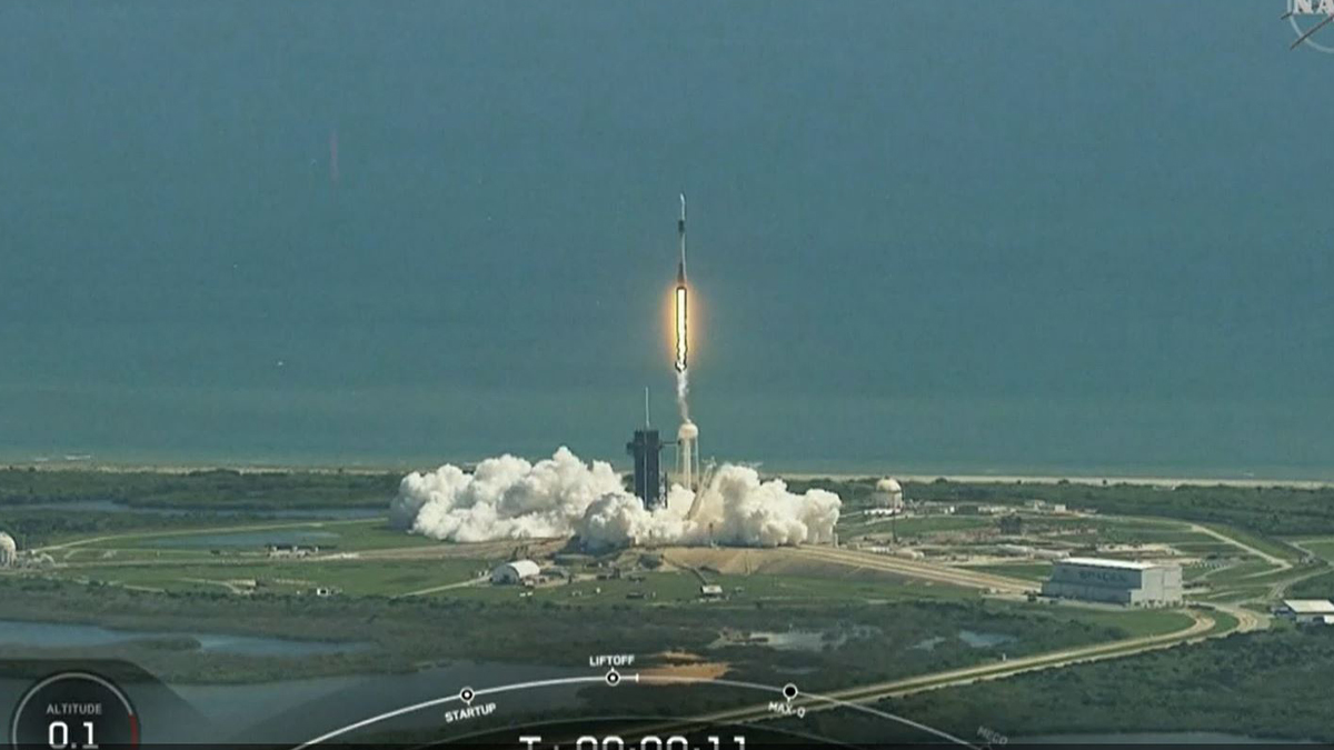 Lanzamiento de la primera misión privada de astronautas a la Estación Espacial Internacional