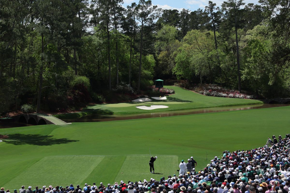 En Augusta no se puede usar el móvil, pero vuelan los drones