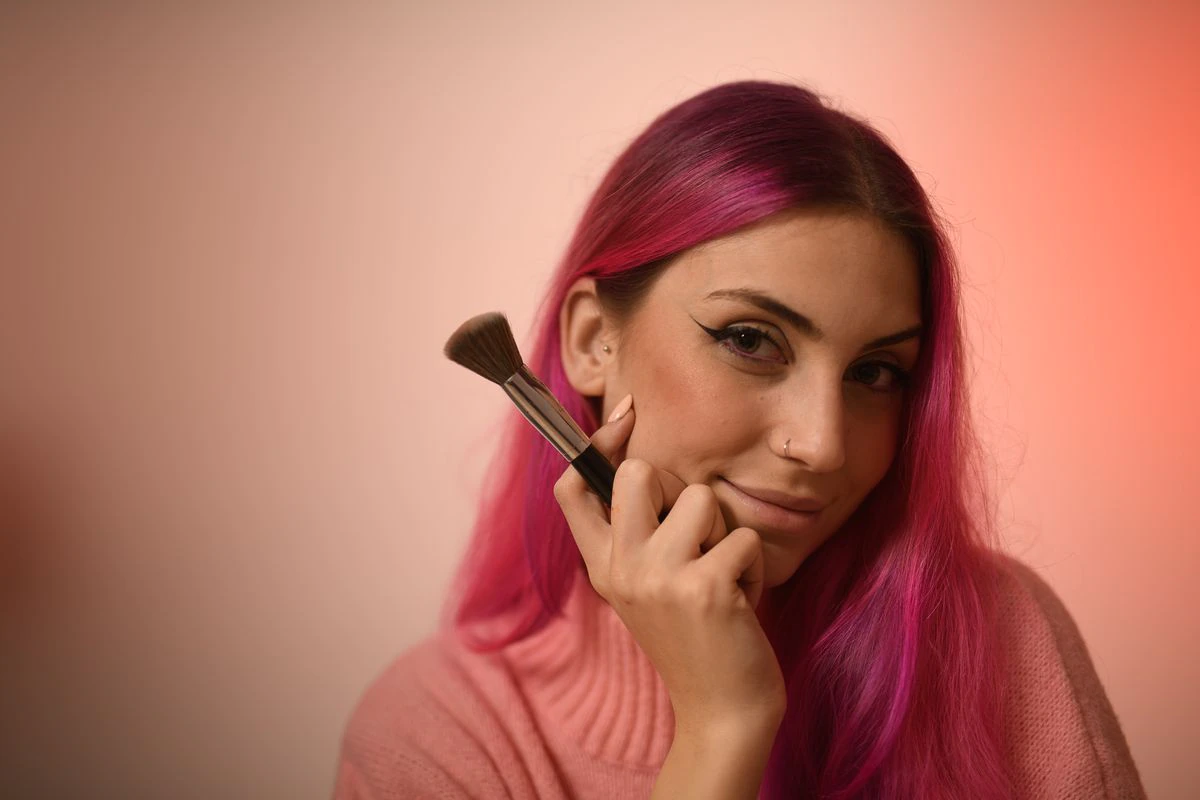 Nuria Adraos, la maquilladora con seguidores de medio mundo que emergió de las fallas