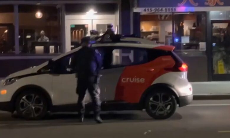 Policía detiene a un auto que transitaba sin conductor en San Francisco