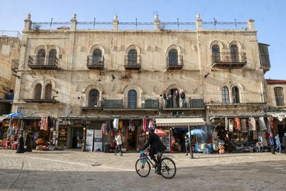 Fachada del hotel Petra, en la puerta de Jaffa de la Ciudad Vieja de Jerusalén.