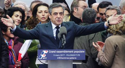 El candidato presidencial en 2017 François Fillon en un discurso de campaña en marzo. 