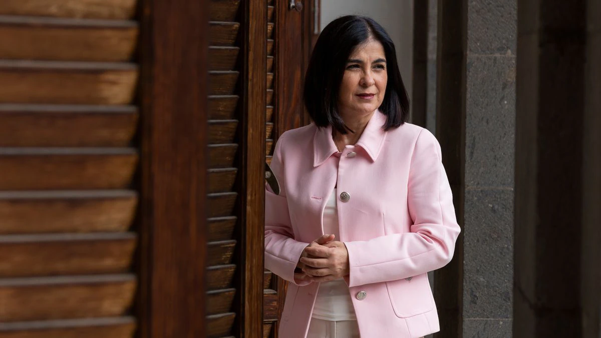 Carolina Darias: “Las mascarillas seguirán siendo obligatorias en farmacias y no habrá excepciones en los transportes públicos”