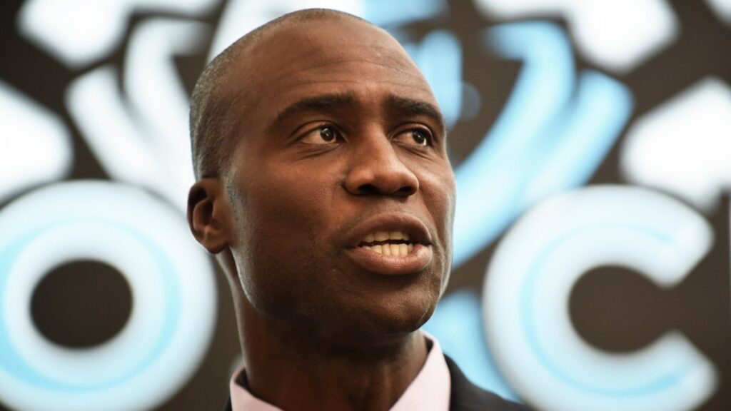 El primero en EEUU: Florida recomendará no vacunar contra COVID-19 a niños saludables