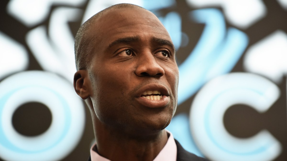 El primero en EEUU: Florida recomendará no vacunar contra COVID-19 a niños saludables