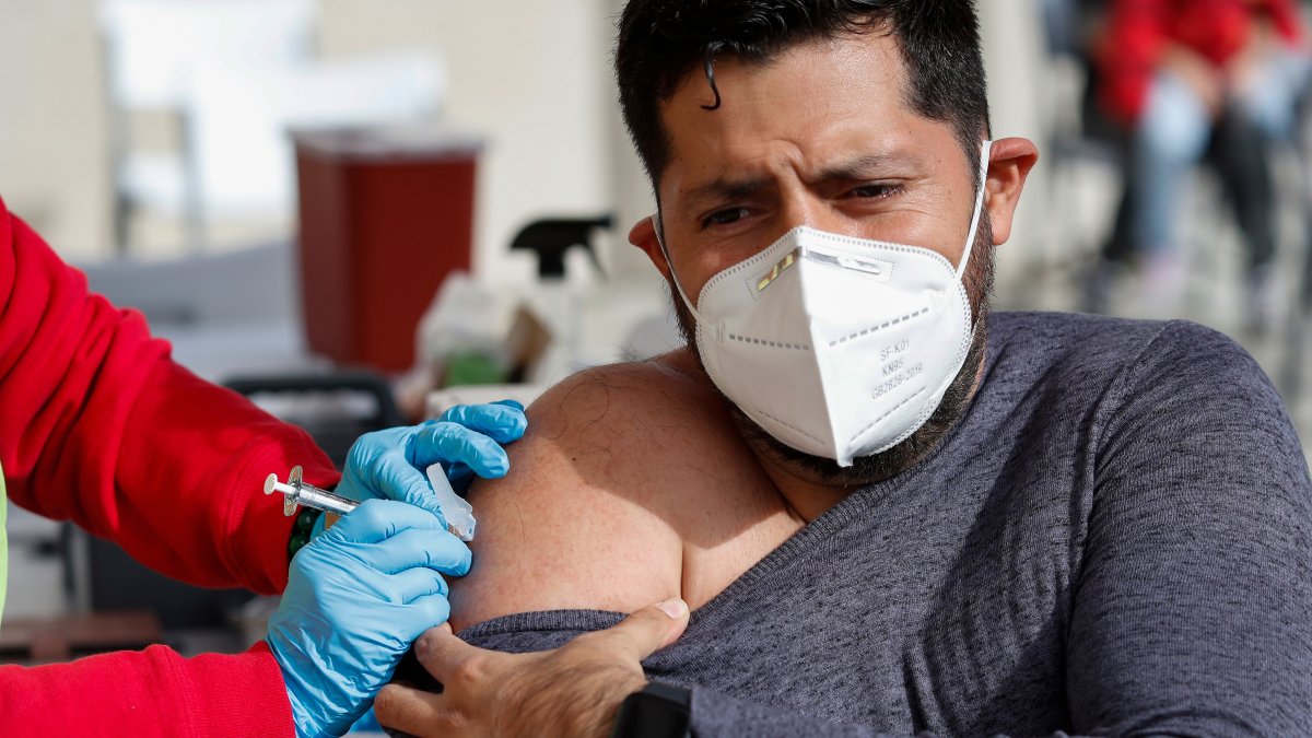 Los expertos no descartan una nueva ola de casos de COVID-19 en EEUU