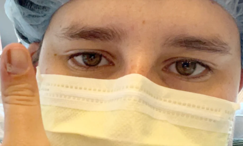 Vivió por 10 años con una mancha en su uña sin saber que era cáncer